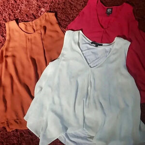 Bundle Bobeau And Green Envelope Lot Of 3 Sleeveless Flowing Tops size Medium